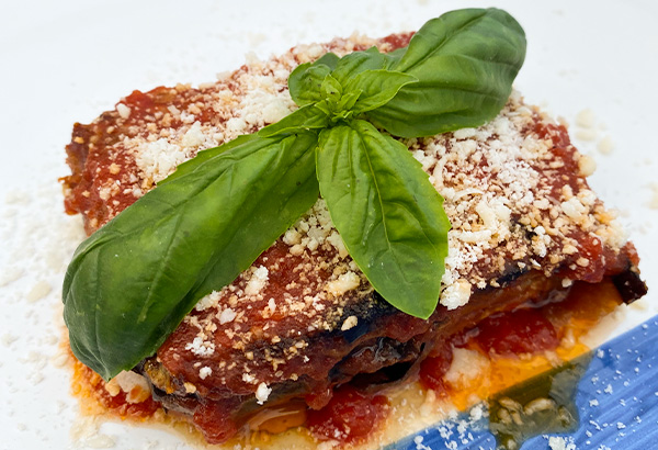 Pizza Focaccia con Olio EVO e Pomodoro di Sorrento