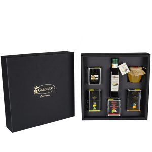 Elegant gift box "Authentic Flavours"